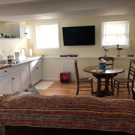 Cozy Garden Apartment Along The Shoreline Guilford Esterno foto