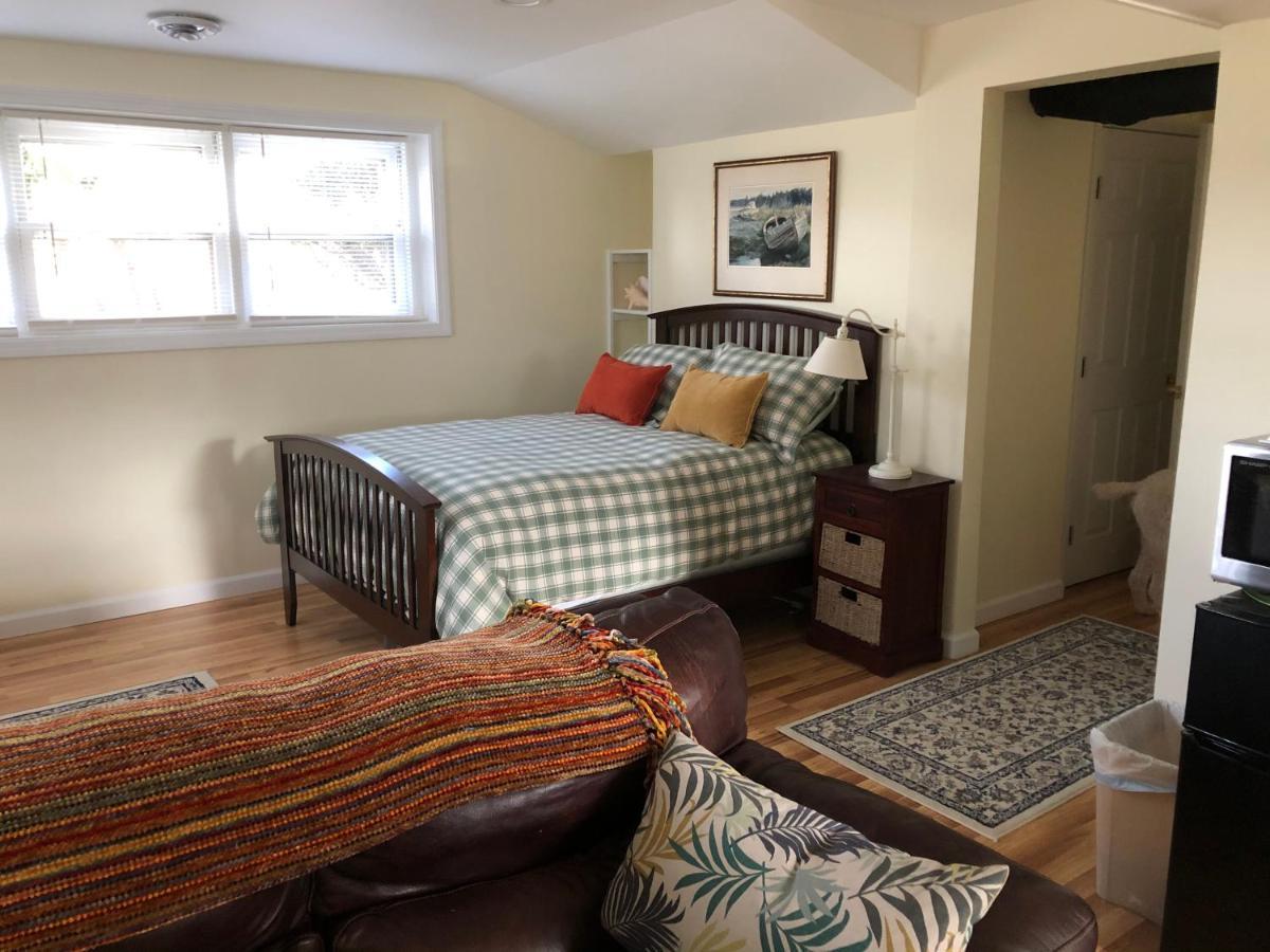 Cozy Garden Apartment Along The Shoreline Guilford Esterno foto