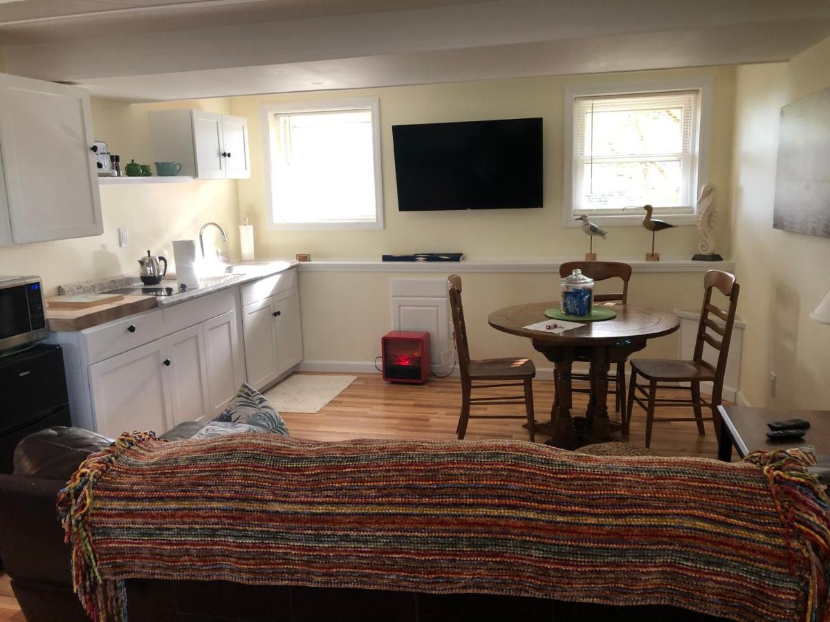 Cozy Garden Apartment Along The Shoreline Guilford Esterno foto